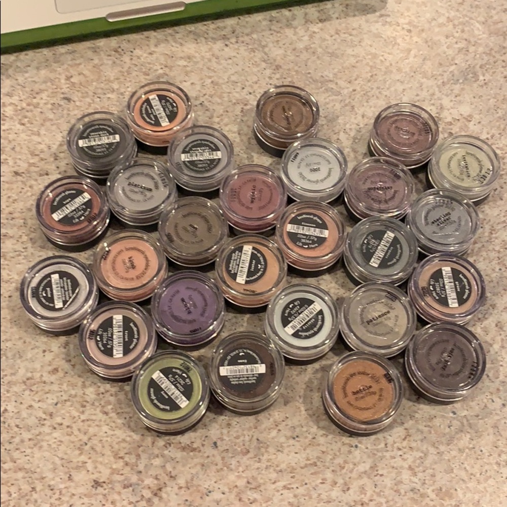 @poshaimeetx bareMinerals lot